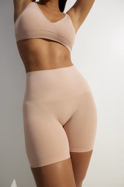 H&M Шорты с эффектом PUSH-UP FIRM SHAPE