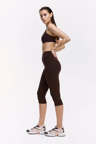 Леггинсы капри для спорта с технологией sculptmove™- Заказать в России