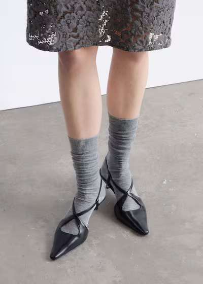 Туфли на каблуке из кожи с крест-накрест ремешком