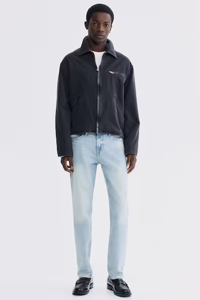 Джинсы зауженные