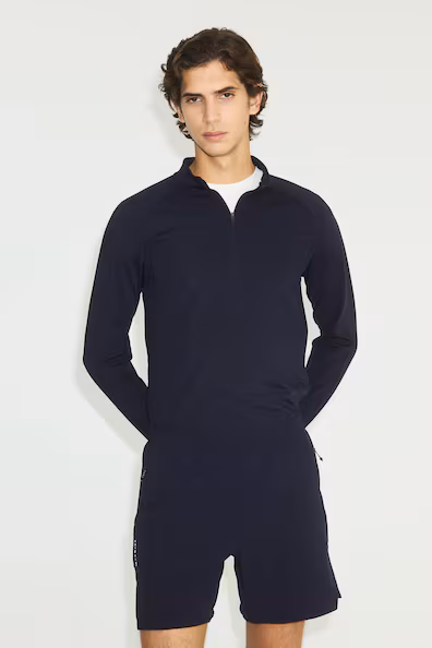 Спортивные шорты с технологией drymove™- Заказать в России