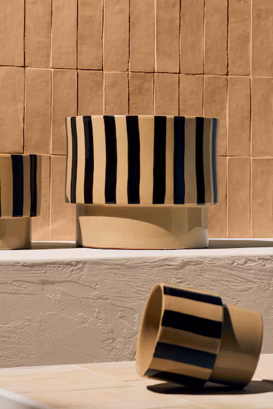 Очень крупная ваза из терракоты- Заказать в России