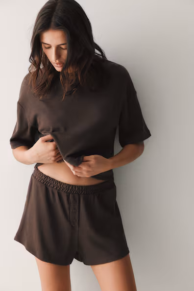 Пижама с рисунком узора сот- Заказать в России