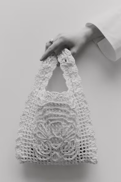 Сумочка-клатч из соломы