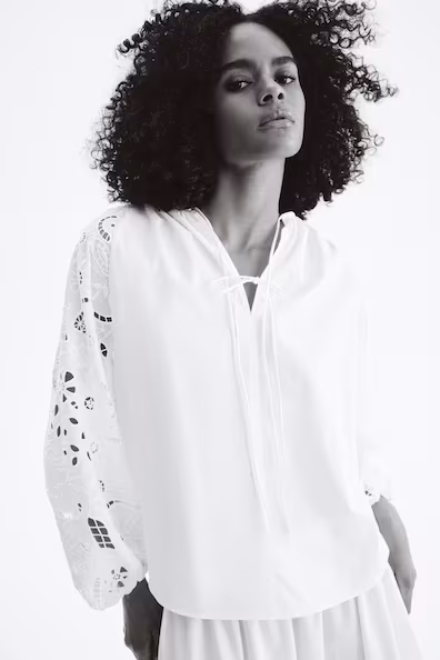 H&M Блуза из поплина с английской вышивкой