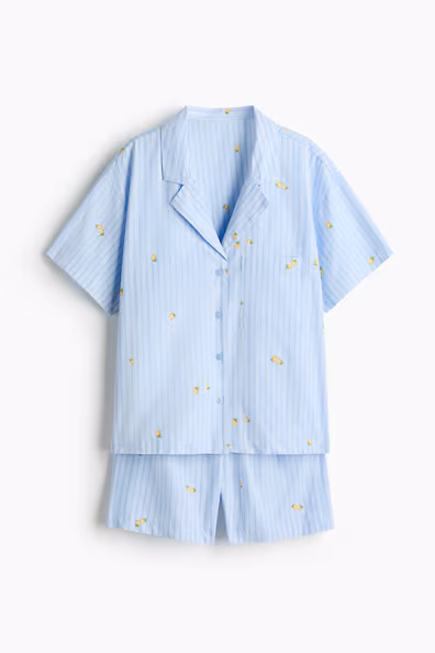 Пижама с рубашкой и шортами