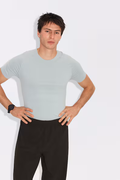 Футболка для спорта с технологией drymove™ muscle fit- Заказать в России