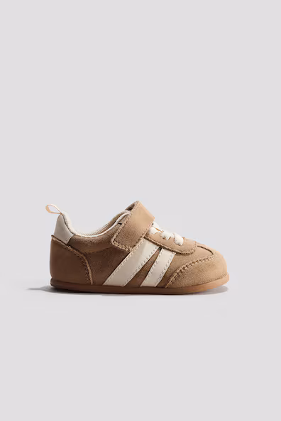 Кроссовки- Заказать в России