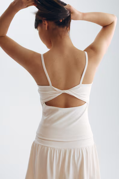 Спортивный топ slim fit с технологией softmove™- Заказать в России