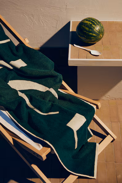 Пляжное полотенце из хлопка с текстовым рисунком- Заказать в России