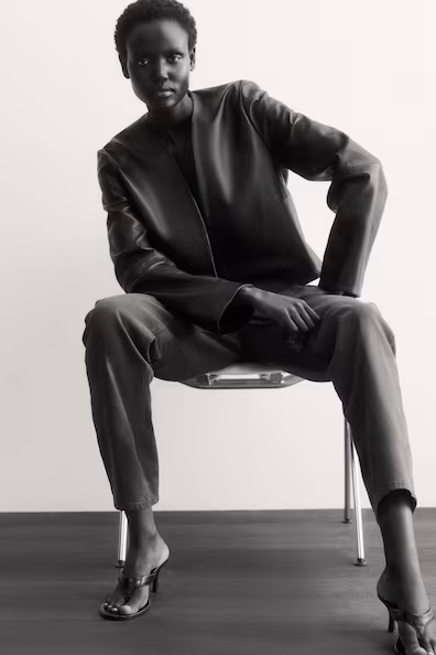 Джинсы mom slim fit с высокой посадкой и укороченным низом