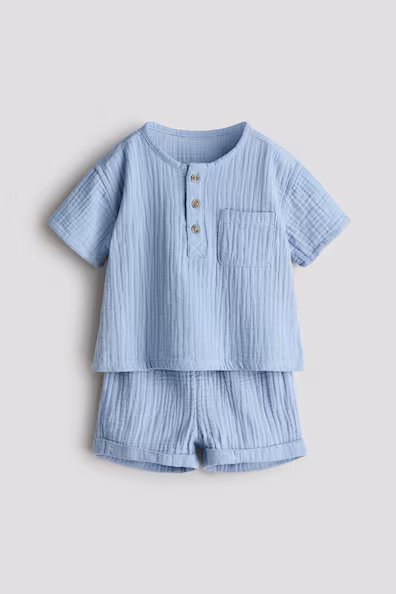 H&M Комплект из блузки и шорт