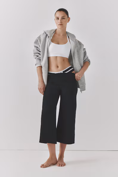 H&M Свободные капри-леггинсы для спорта с технологией SOFTMOVE™