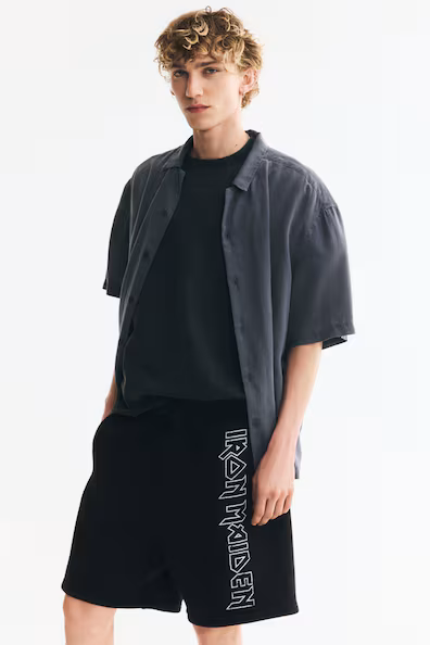 Комфортные шорты из свитшота relaxed fit