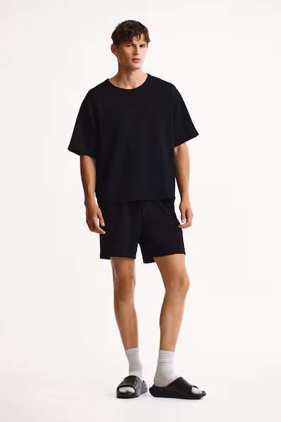 H&M Спортивные шорты с технологией DRYMOVE™ комфортного кроя