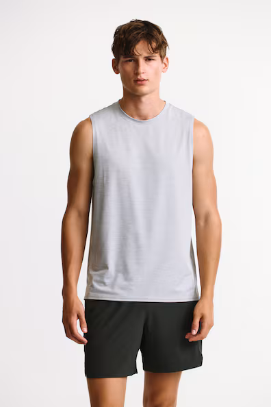 Спортивный топ regular fit с технологией drymove™- Заказать в России