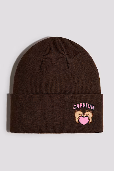 Шапка с узором capyfun
