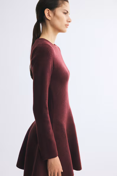 Платье из в рубчик с расклешенной юбкой h&m