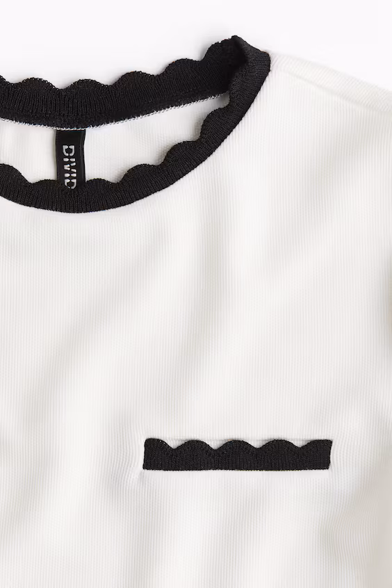 Свитер из крученого рубчикового джерси с волнистыми краями