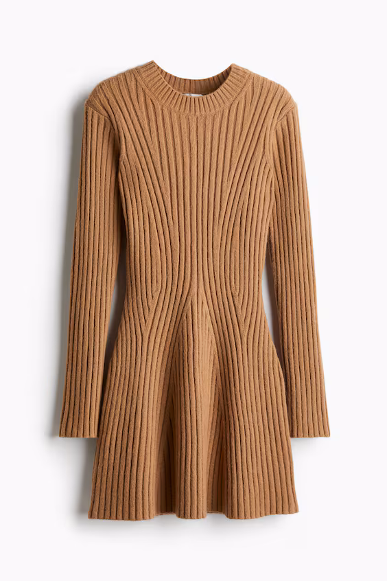 Платье из рубчиковой ткани