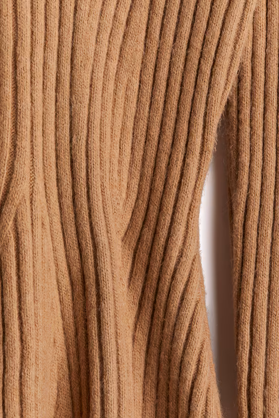 Платье из рубчиковой ткани