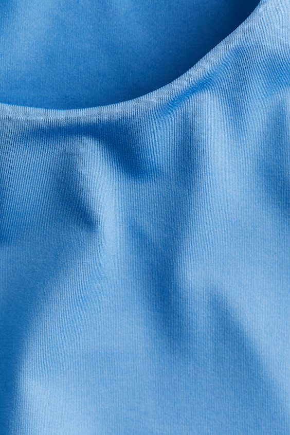 Облегающий свитер