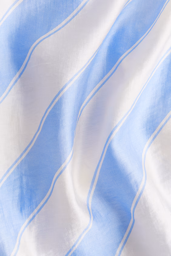 Топ с завышенной горловиной