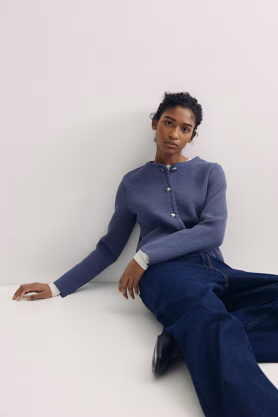 Кардиган из плотного трикотажа с волнами по краю