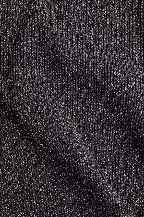 Блестящий свитер с лодочкой