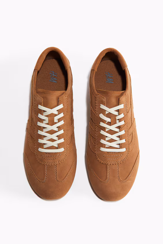 Кроссовки из замши