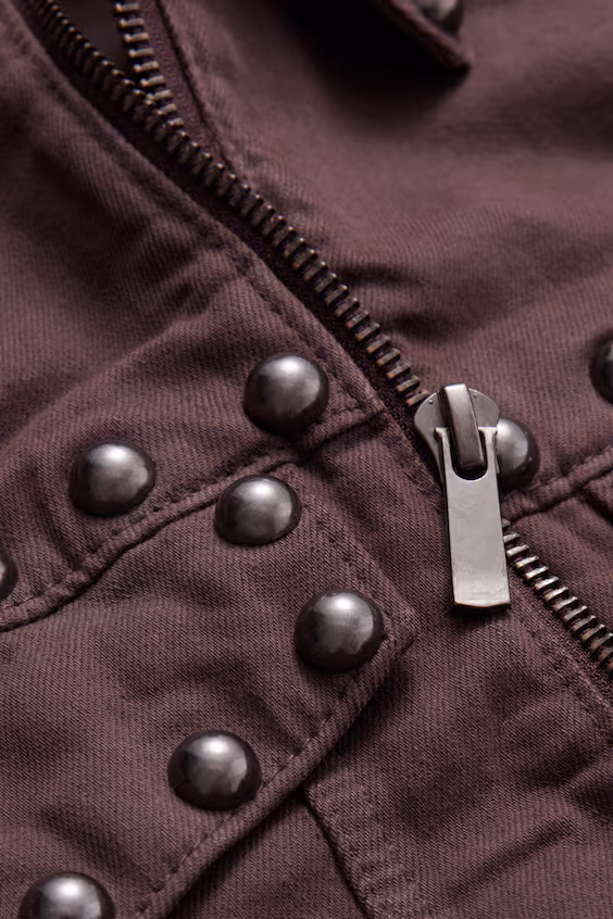 Куртка с заклепками