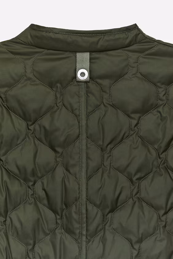 2-в-1 пуховик из переработанных материалов