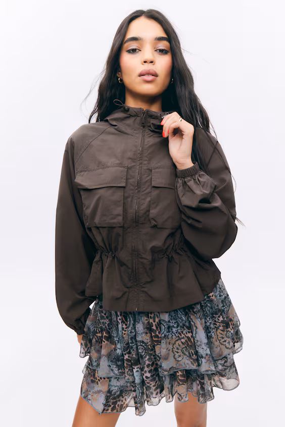 Ветровка из переработанного нейлона