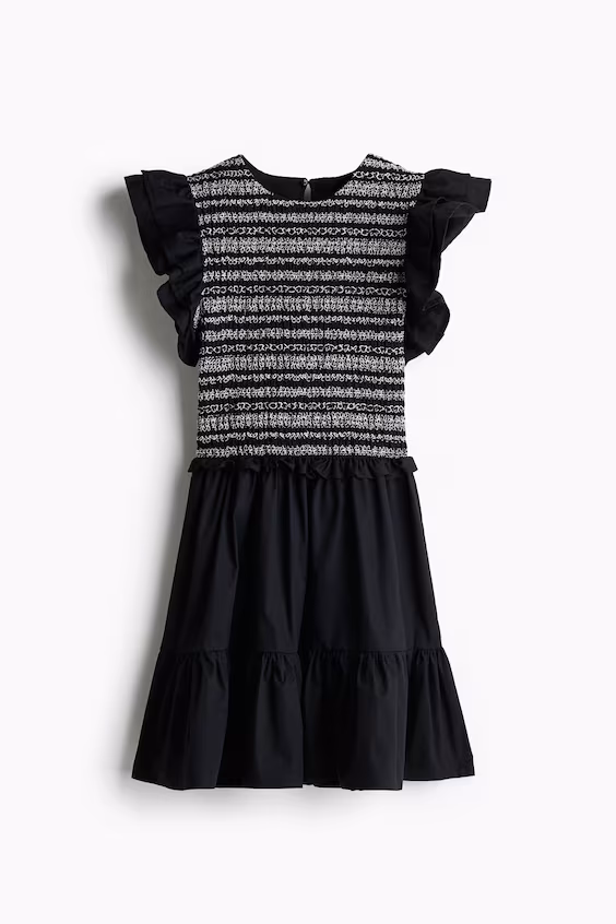 Платье из поплина с оборками на рукавах