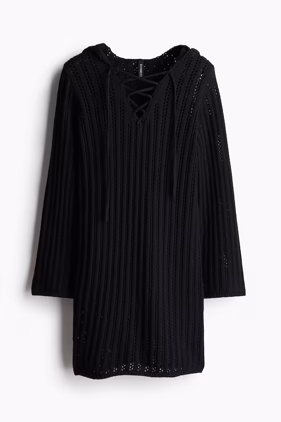 Платье с капюшоном и перекрестными завязками