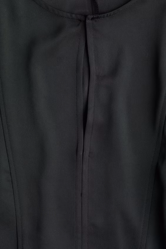 Платье из стрейч-саржи