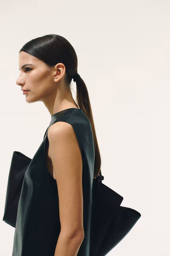 Платье из покрытой ткани