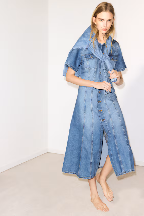 Платье из мягкой джинсы feather soft со сборками