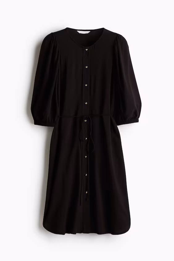 Платье с воланами на рукавах