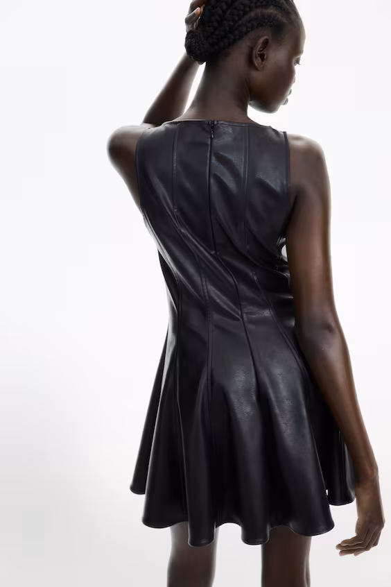 Платье из покрытой ткани