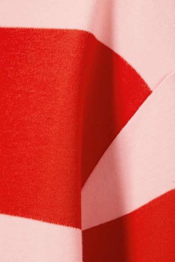 Платье короткое с длинным рукавом в стиле регби