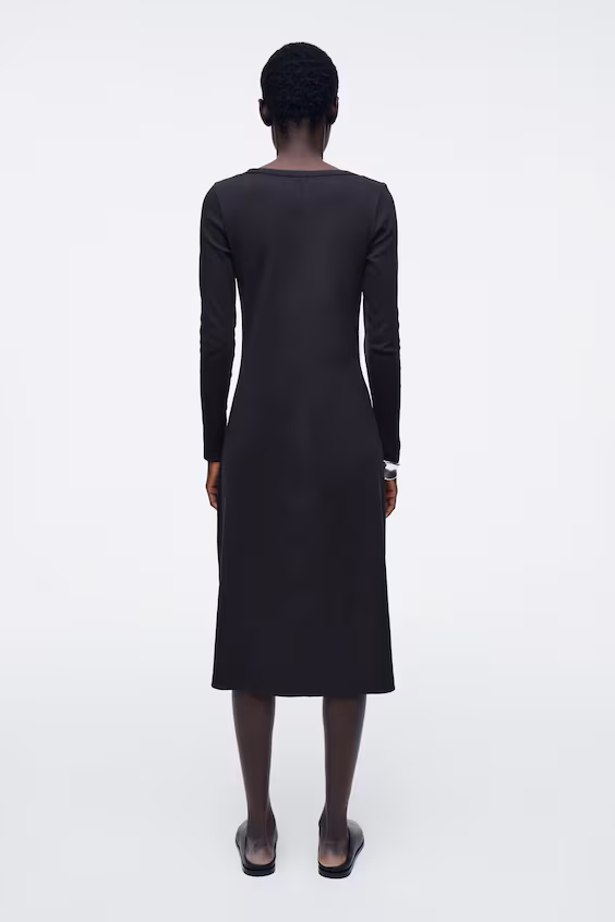 Узкое платье-миди с ребристым джерси