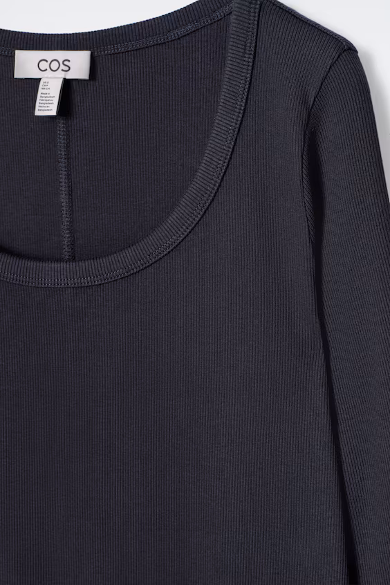 Узкое платье-миди с ребристым джерси