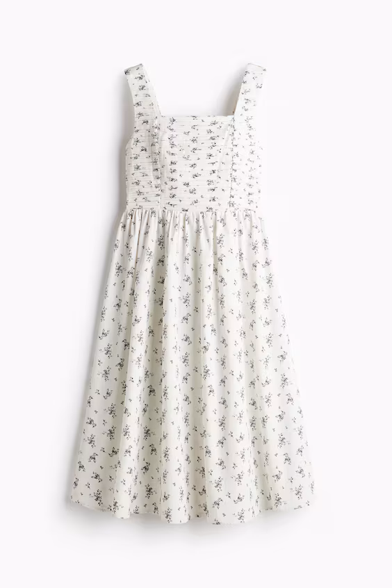 Платье с рельефом и круглой юбкой