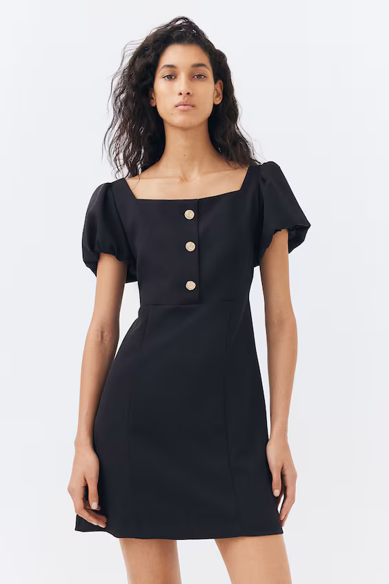 Платье с рукавами сборками