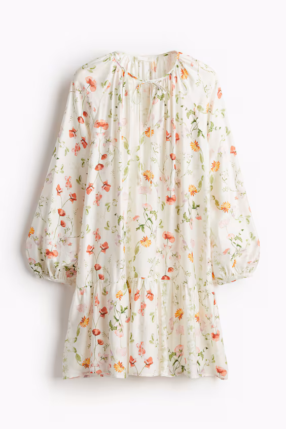 Платье с деталями на шнуровке