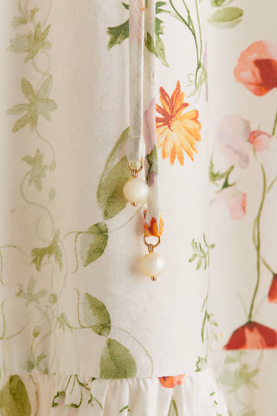 Платье с деталями на шнуровке