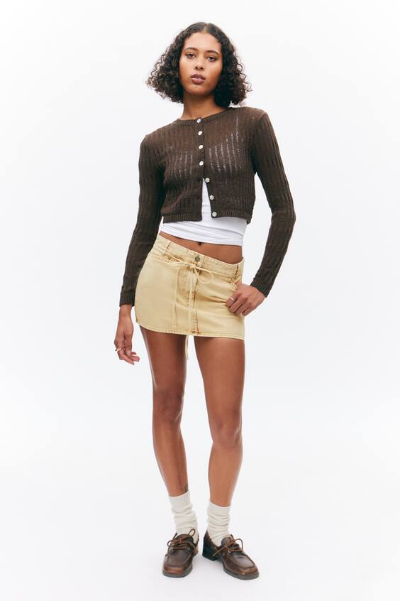 Короткий свитер с втачными рукавами