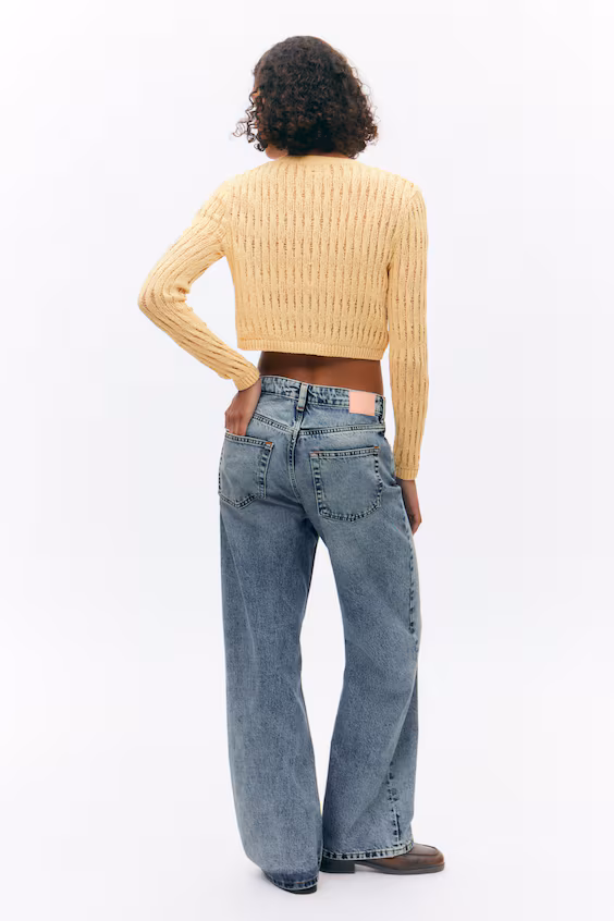 Короткий свитер с втачными рукавами