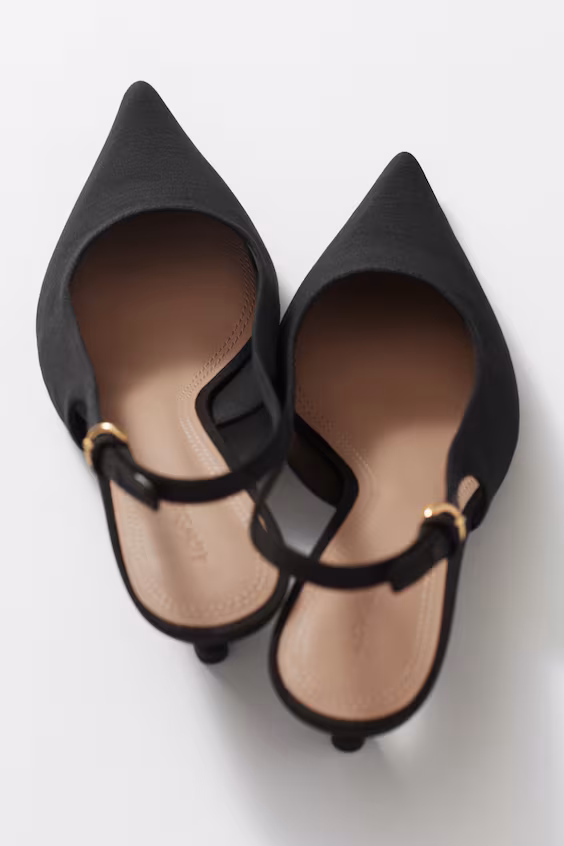 Sapatos clássicos из атласа